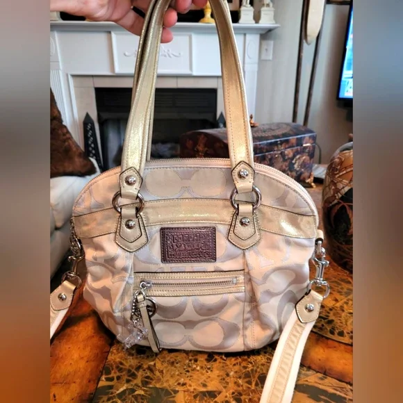 Coach Poppy shoulder bag - Picture 13 of 16